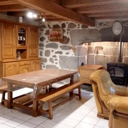 Maison De 3 Chambres Avec Jardin Clos A Anglards De Salers * Anglards-de-Salers